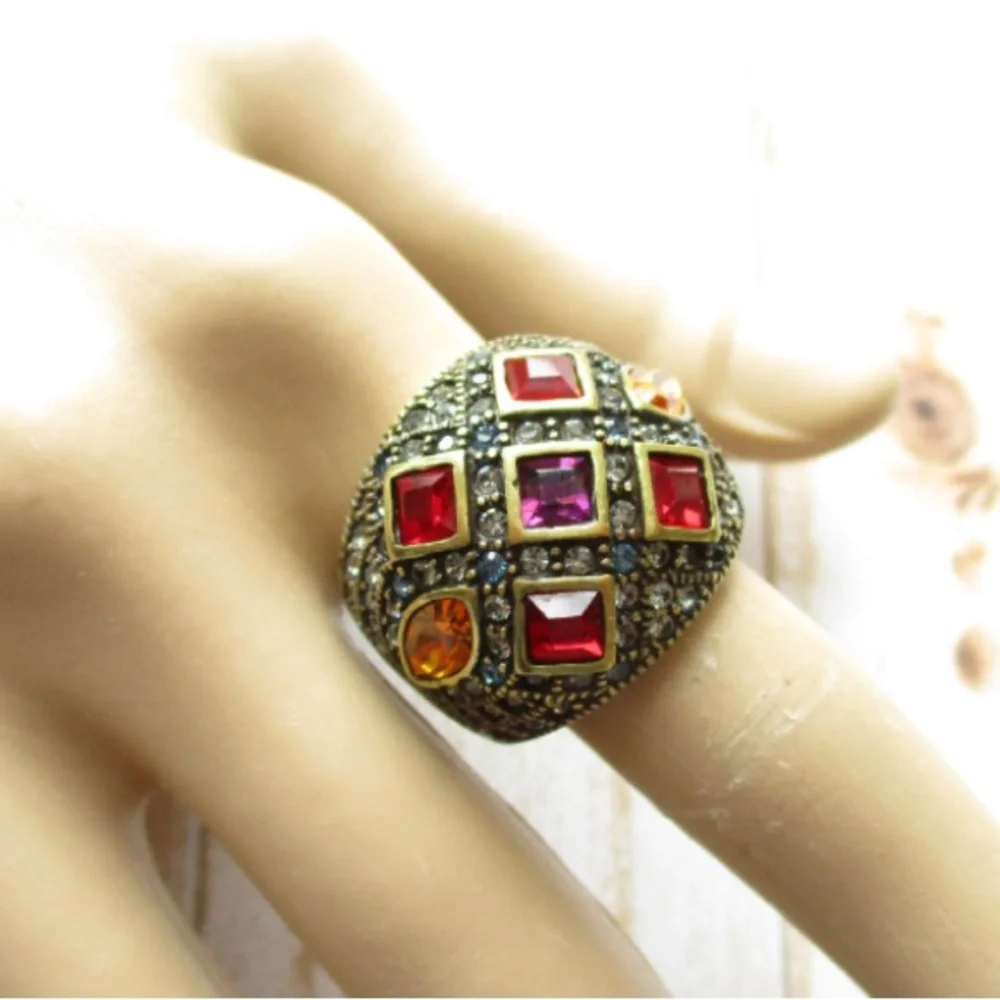 Artful Treasure Crystal Ring/Heidi Daus SZ 10